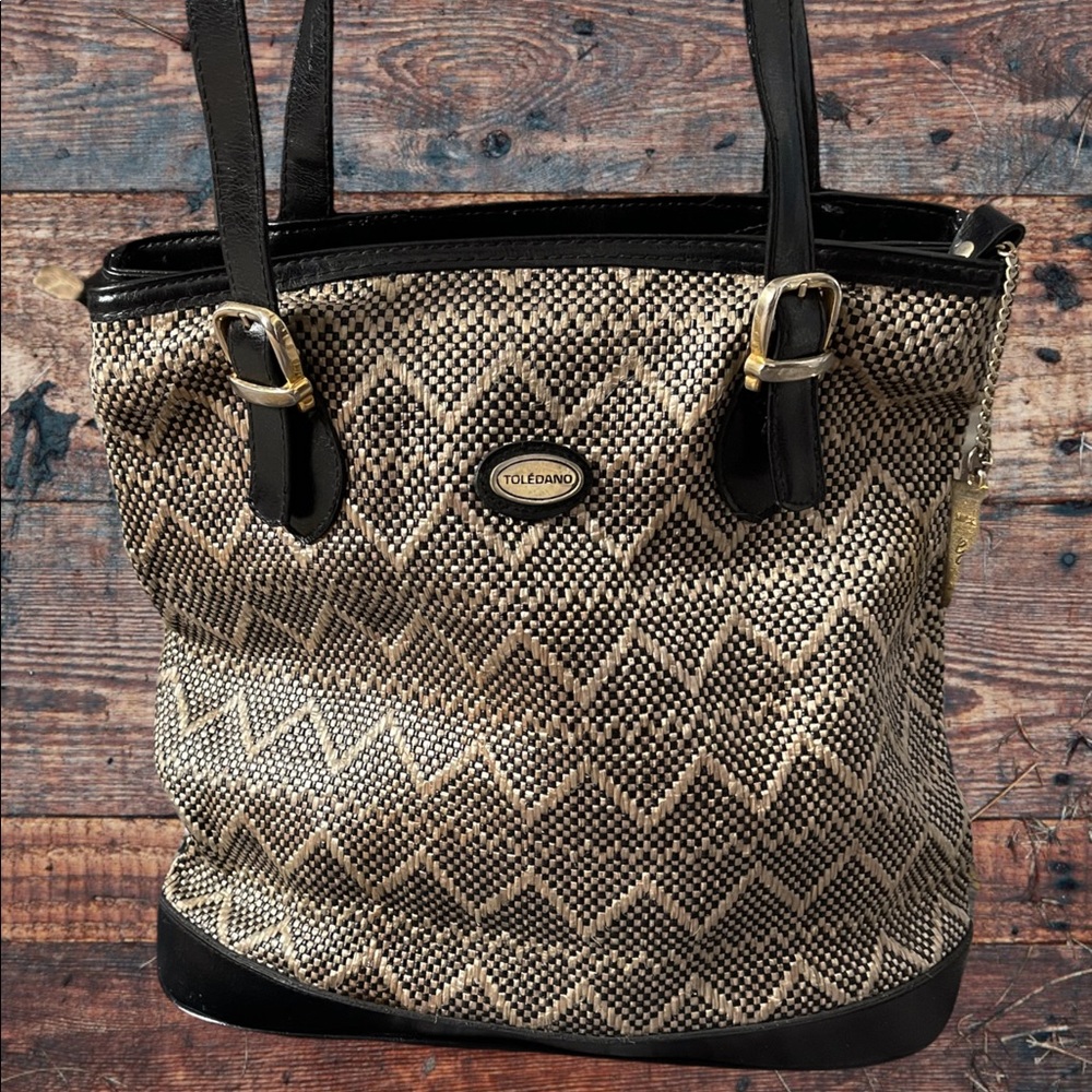 Toledano shoulder bag ✨